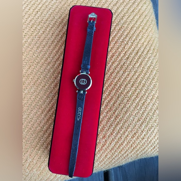 Ladies GUCCI SHERRY LINE watch❤️LOVELY💚❤️🧡 - Picture 7 of 12